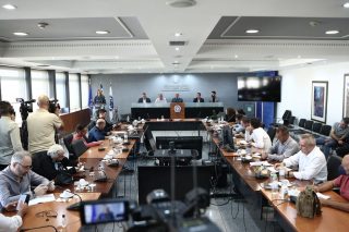 Παρουσίαση από την Ελληνική Αστυνομία της εξιχνίασης της υπόθεσης ανθρωποκτονίας έξι αλλοδαπών στην Αρτέμιδα Αττικής